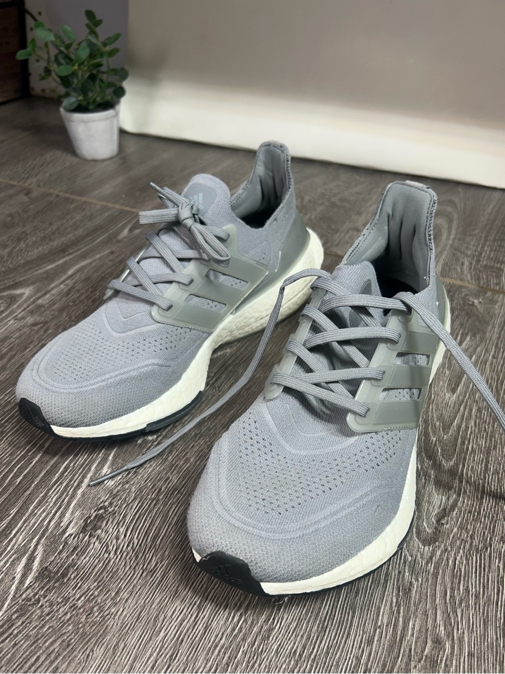 adidas men’s ultraboost 21 running sneakers Light Grey Knit US SZ 10.5